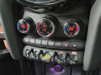 Mini Electric Hatch Cooper SE 32.6kWh Level 2 (184 ps) - ROOF AND MIRROR CAPS - BLAC