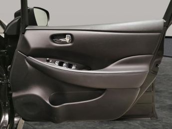 Nissan Leaf 39kWh N-Connecta (150 ps) - LANE DEPARTURE  - HEAT PACK