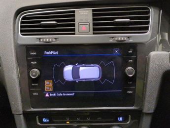 Volkswagen E-golf 35.8kWh e-Golf (136 ps) - LED - BLUETOOTH - PARK SENSORS