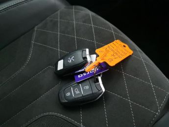 Peugeot E-208 50kWh GT Premium (136 ps) - PARK ASSIST - LED - REVERSE CAM