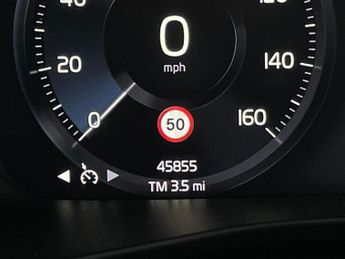 Volvo XC40 1.5h T4 Recharge 10.7kWh Plus Plug-in (211 ps) - KEYLESS ENTRY