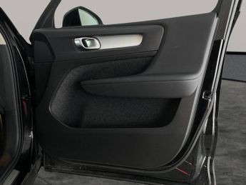 Volvo XC40 1.5h T4 Recharge 10.7kWh Core Plug-in (211 ps) - LED - LANE DEPA