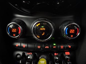 Mini Electric Hatch Cooper SE 32.6kWh Level 2 (184 ps) - HEATED SEATS - NAV - BLUETO