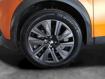 Peugeot E-2008 50kWh GT Premium (136 ps) - LED - REVERSE CAM - ALCANTARA