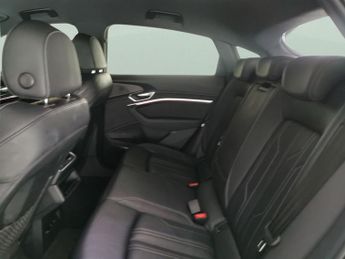 Audi e-tron 300kW 55 Quattro 95kWh Black Ed [C+S] - FRONT AND REAR PARKING C