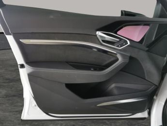 Audi e-tron 55 Black Edition Sportback quattro 95kWh (11kW Charger) (408 ps)