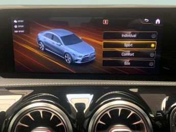 Mercedes-Benz A Class 1.5 A180d AMG Line (Premium) 7G-DCT (116 ps) - SELF PARK - REVER