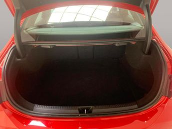 Mercedes-Benz A Class 1.5 A180d AMG Line (Premium) 7G-DCT (116 ps) - SELF PARK - REVER