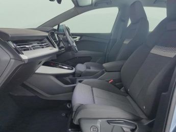 Audi Q4 E-tron 40 Sport 82kWh (204 ps) - ADAPT CRUISE - CARPLAY - LED