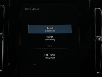 Volvo XC40 1.5h T4 Recharge 10.7kWh Plus Plug-in (211 ps) - KEYLESS ENTRY