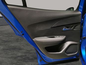 Peugeot E-2008 50kWh GT (7kW Charger) (136 ps) - LED - REVERSE CAM - NAV