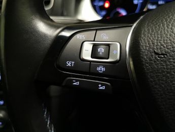 Volkswagen E-golf 35.8kWh e-Golf (136 ps) - CLIMATE CONTROL - DAB - USB AUDIO