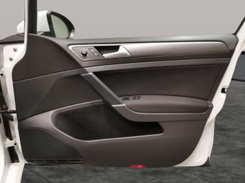 Volkswagen E-golf 35.8kWh e-Golf (136 ps) - CLIMATE CONTROL - DAB - USB AUDIO