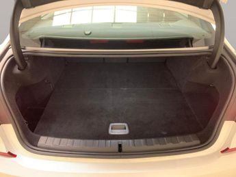 BMW 3 Series 2.0 330e 12kWh M Sport Plug-in (292 ps) - ACOUSTIC GLAZING