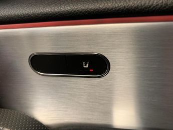 Mercedes-Benz A Class 1.5 A180d AMG Line (Premium) 7G-DCT (116 ps) - SELF PARK - REVER