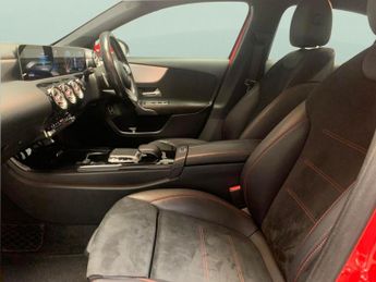 Mercedes-Benz A Class 1.5 A180d AMG Line (Premium) 7G-DCT (116 ps) - SELF PARK - REVER