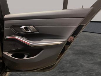 BMW 3 Series 2.0 330e 12kWh M Sport Plug-in (292 ps) - HEATED SEATS - ADAPTIV