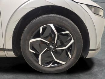 Hyundai Ioniq 5 73kWh Premium (217 ps) - REVERSE CAM - NAV - HEATED SEATS
