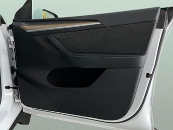 Tesla Model Y SUV RWD (346 ps) - LED - REVERSE CAM - NAV