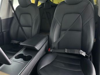 Tesla Model Y SUV RWD (346 ps) - LED - REVERSE CAM - NAV