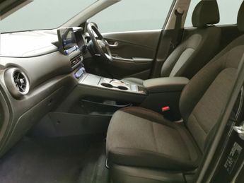 Hyundai Kona 64kWh Premium (10.5kW Charger) (204 ps) - HEATED SEATS - HEATED 