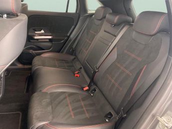 Mercedes-Benz EQA EQA 350 66.5kWh AMG Line 4MATIC (292 ps) - ADAPTIVE LIGHTS - HEA