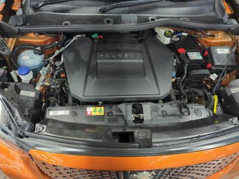 Peugeot E-2008 50kWh GT Premium (136 ps) - LED - REVERSE CAM - ALCANTARA