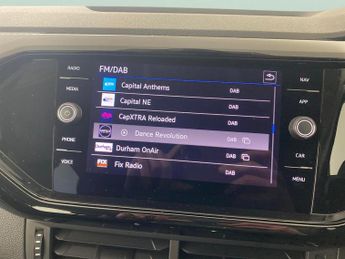 Volkswagen T-cross 1.0 TSI Black Edition DSG (110 ps) - AIR CON - DAB - PRIVACY GLA