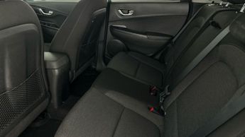 Hyundai Kona 39kWh Premium (10.5kW Charger) (136 ps) - HEATED SEATS - HEATED 