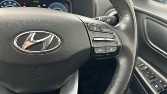 Hyundai Kona 39kWh Premium (10.5kW Charger) (136 ps) - HEATED SEATS - HEATED 