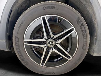 Mercedes-Benz EQA EQA 350 66.5kWh AMG Line 4MATIC (292 ps) - ADAPTIVE LIGHTS - HEA