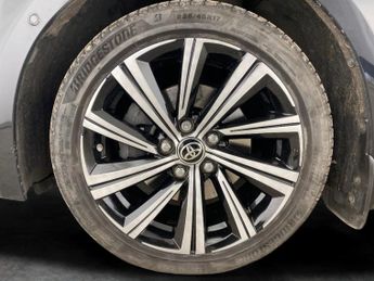 Toyota Corolla 2.0 VVT-h GPF Design CVT (184 ps) - HEATED SEATS - LANE DEPARTUR