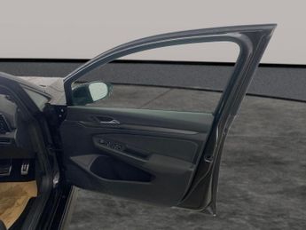 Volkswagen Golf 2.0 TDI GTD DSG (200 ps) - DIGITAL DASH - PADDLE SHIFT - PARK SE