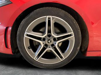 Mercedes-Benz A Class 1.5 A180d AMG Line (Premium) 7G-DCT (116 ps) - SELF PARK - REVER