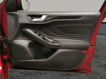 Ford Focus 2.0 EcoBlue ST-Line (150 ps) - CRUISE - PADDLE SHIFT - FORD MYKE