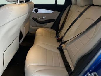 Mercedes-Benz EQC EQC 400 80kWh Sport 4MATIC (408 ps) - HEATED LEATHER - MIRROR PA