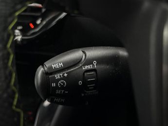 Peugeot E-2008 50kWh GT (7kW Charger) (136 ps) - BLIND SPOT ASSIST - LANE DEPAR