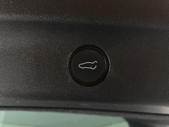 Tesla Model Y SUV RWD (346 ps) - LED - REVERSE CAM - NAV