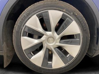 Tesla Model Y (Dual Motor) Long Range 4WDE (384 bhp) - HEATED STEERING