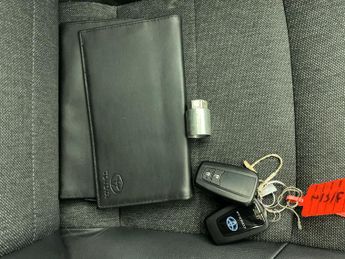 Toyota Corolla 2.0 VVT-h GPF Design CVT (184 ps) - HEATED SEATS - LANE DEPARTUR