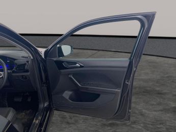 Volkswagen T-cross 1.0 TSI Black Edition DSG (110 ps) - AIR CON - DAB - PRIVACY GLA