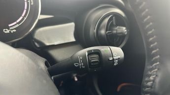 Mini Electric Hatch Cooper SE 32.6kWh Level 3 (184 ps) - HEATED SEATS - INTERIOR LIG