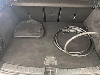 Mercedes-Benz EQA EQA 350 66.5kWh AMG Line 4MATIC (292 ps) - ADAPTIVE LIGHTS - HEA