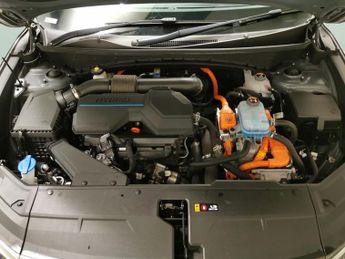 Hyundai Tucson 1.6 h T-GDi 13.8kWh Premium Plug-in 4WD (265 ps) - HEATED SEATS