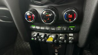 Mini Electric Hatch Cooper SE 32.6kWh Level 3 (184 ps) - HEATED SEATS - INTERIOR LIG