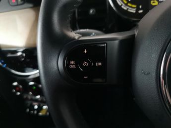 Mini Electric Hatch Cooper SE 32.6kWh Level 2 (184 ps) - NAV - INTERIOR LIGHT PACK