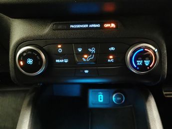 Ford Focus 2.0 EcoBlue ST-Line (150 ps) - CRUISE - PADDLE SHIFT - FORD MYKE