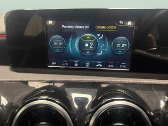 Mercedes-Benz A Class 1.3 A250e 15.6kWh AMG Line Plug-in 8G-DCT (218 ps) - HEATED LEAT