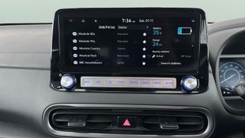 Hyundai Kona 39kWh Premium (10.5kW Charger) (136 ps) - HEATED SEATS - HEATED 