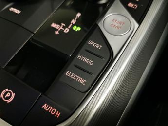 BMW 3 Series 2.0 330e 12kWh M Sport Plug-in (292 ps) - LED - NAV - HEATED SEA